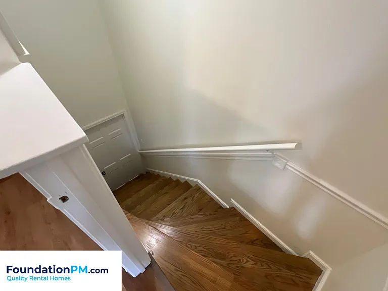 7939 Dovie Ln — Photo 17