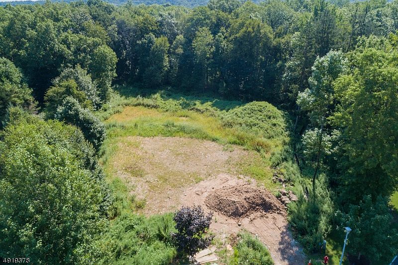 1st image of 11 Meadow Ct