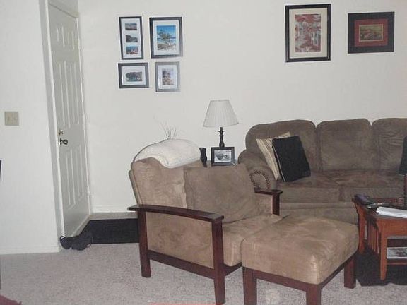 Living room/entryway