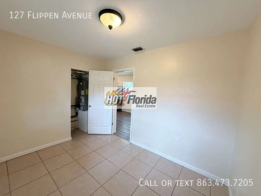 2 Bedroom and 1 Bathroom House — Photo 3