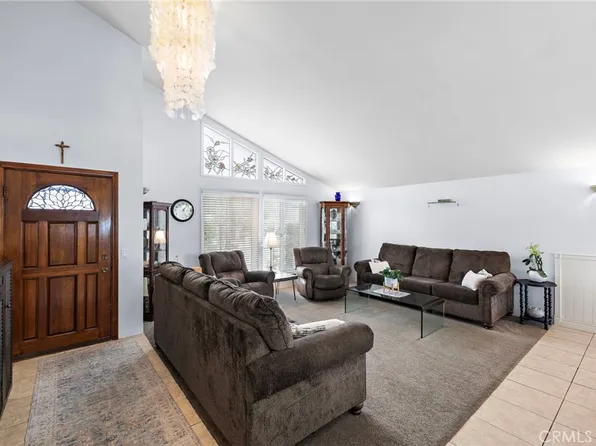 14122 Uxbridge St, Westminster, CA 92683