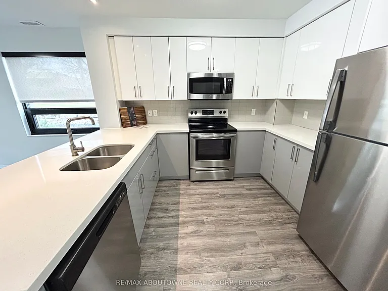 460 B Belmont Ave W #101 — Photo 4