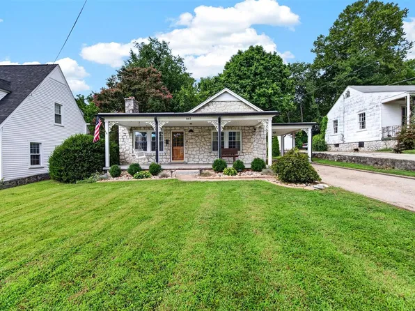 867 E 10th Ave, Bowling Green, KY 42101