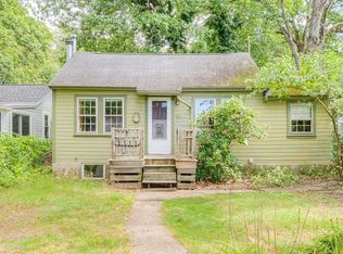 17 Lakeshore Dr, Hopkinton, MA 01748
