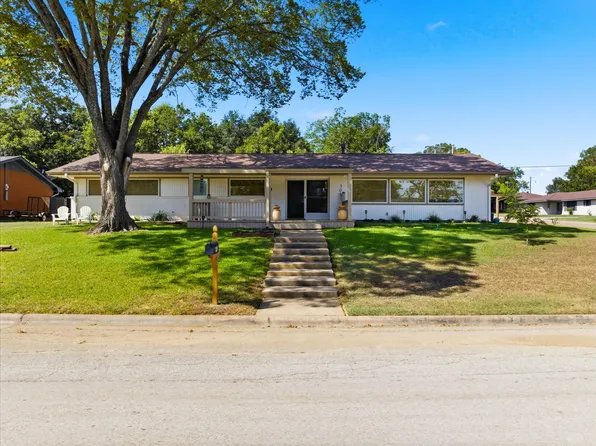 305 N Harvey St, Caldwell, TX 77836