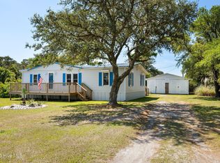 118 Diamond City Drive, Harkers Island, NC 28531