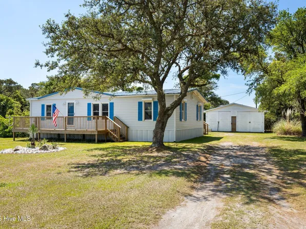 118 Diamond City Drive, Harkers Island, NC 28531