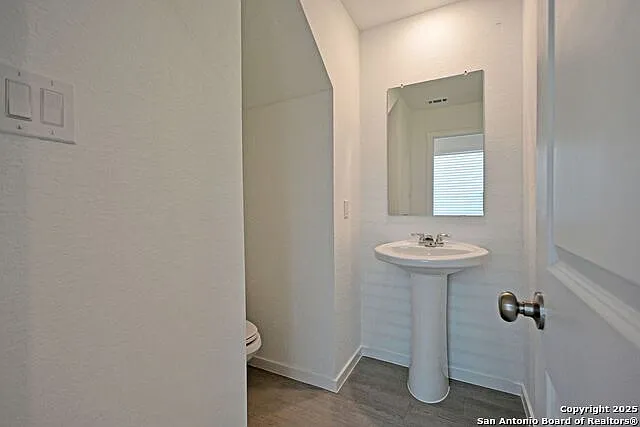 3 bed, 2.5 bath, 1189 sqft, $1,325 — Photo 3