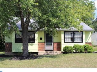 913 Aston Martin Dr, Lindenwold, NJ 08021