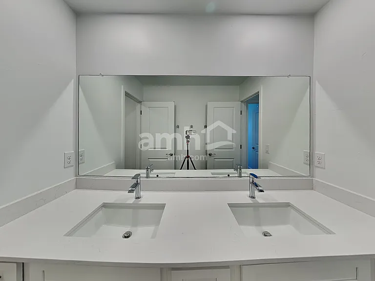 6312 W Calle Bilboa — Photo 15