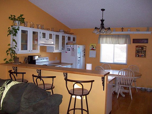 4th image of 50 E Arnold Dr