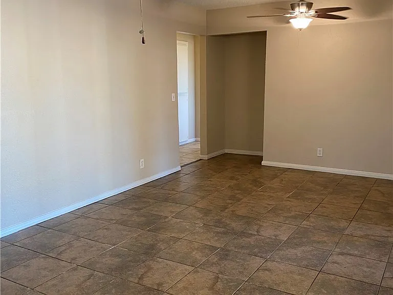 18746 Rock Springs Rd — Photo 16