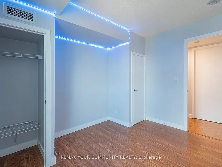 381 Front St W #2103 — Photo 18