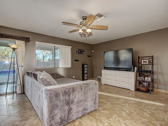 4th image of 2206 E Vista Bonita Dr