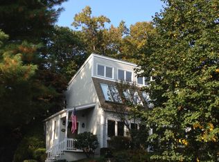 6 Red Coach Ln, Winchester, MA 01890