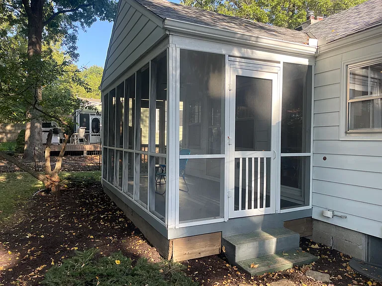 4217 Oxford Rd — Photo 4