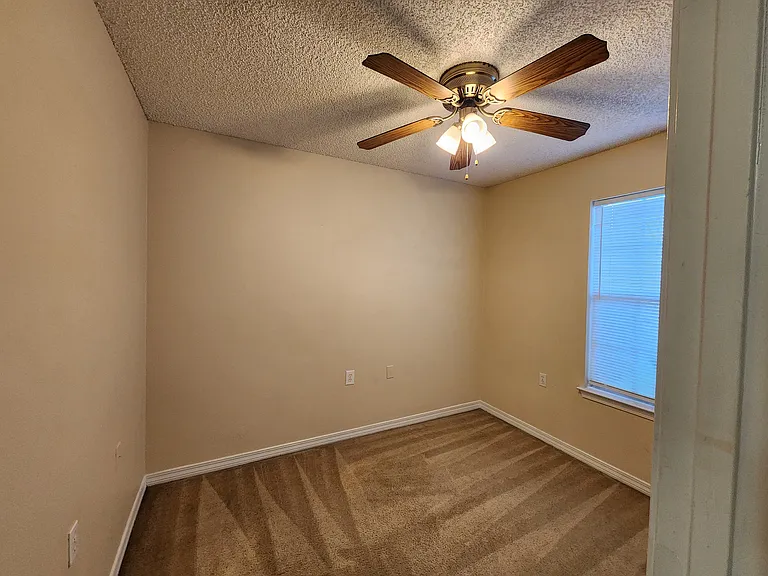 9580 Cobblebrook Dr — Photo 17
