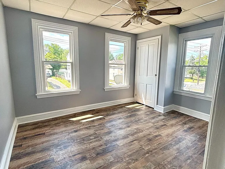 262 Crown Point Rd #B — Photo 4