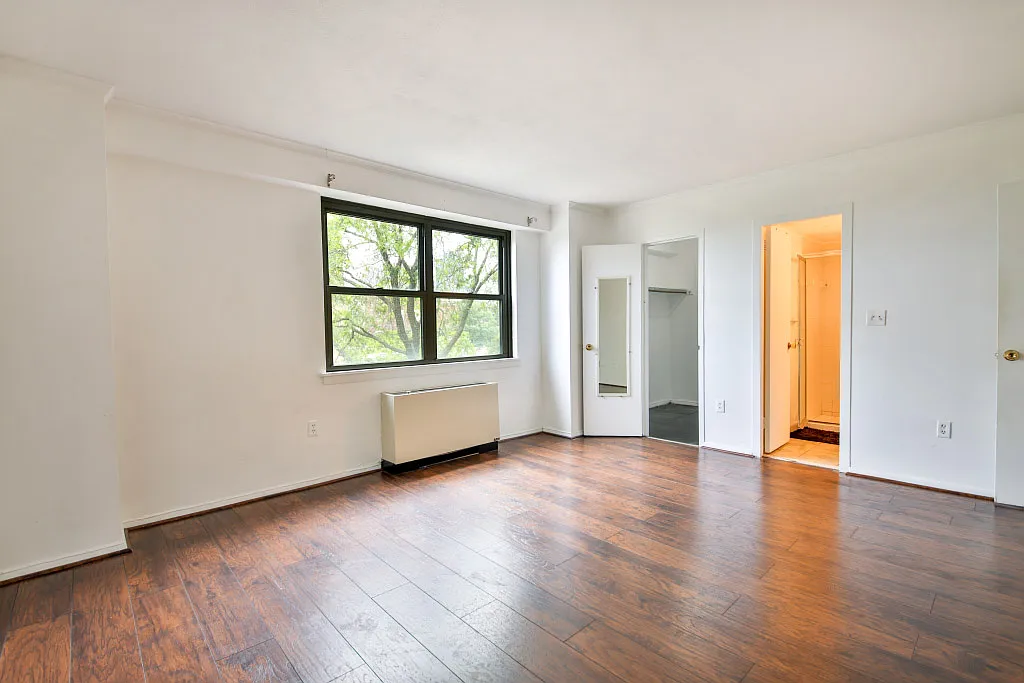 2 bed, 1268 sqft, $4,200 — Photo 2