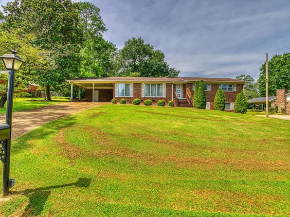 402 Rivermont Dr, Sheffield, AL 35660