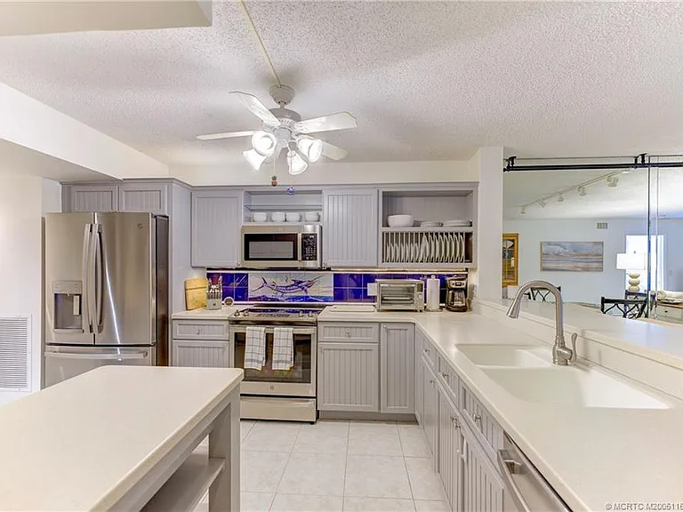 2571 NE Ocean Blvd #104 — Photo 3