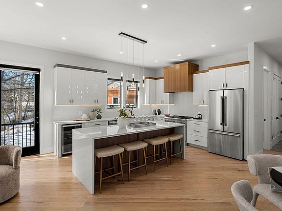 5th image of 16-18 Josselyn Pl
