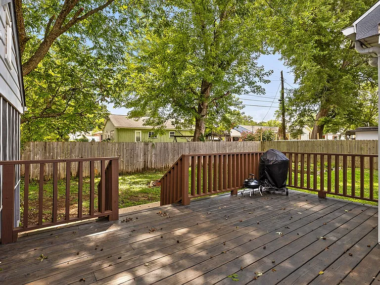 204 Haney Dr — Photo 29
