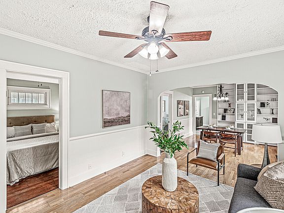 5th image of 4611 N Winthrop Ave