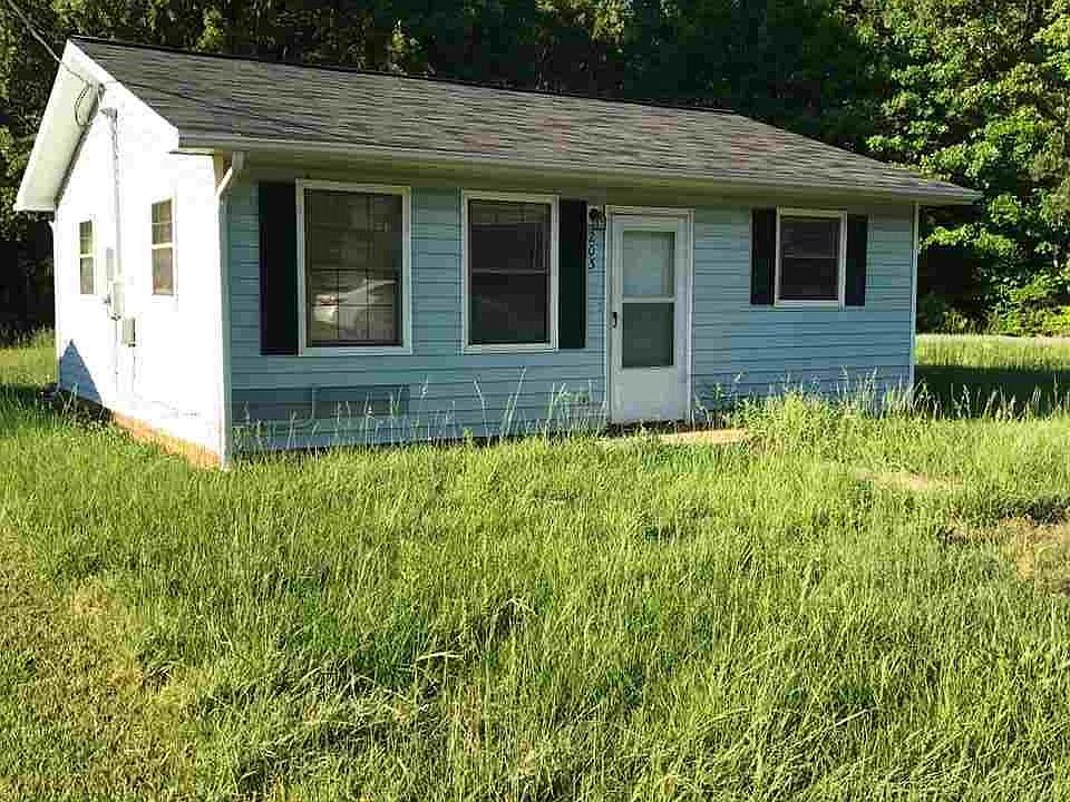 2nd image of 205 Torain St