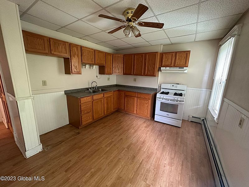 3rd image of 102-104 3rd Avenue