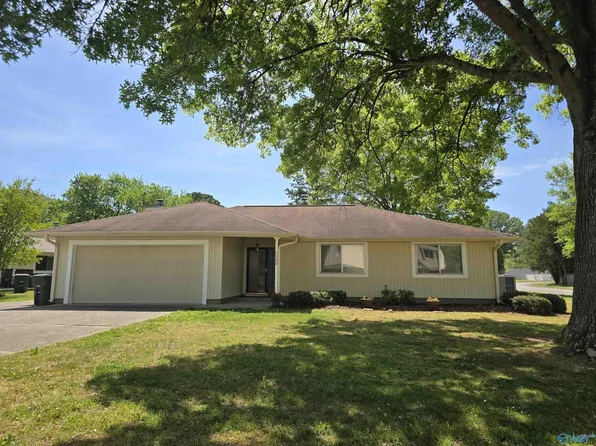 2000 Hackberry Grn SE, Huntsville, AL 35803