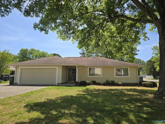 2000 Hackberry Grn SE, Huntsville, AL 35803