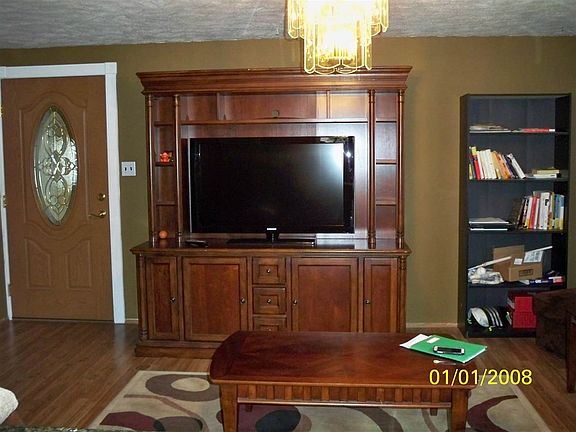 3rd image of 455 Manchester Dr