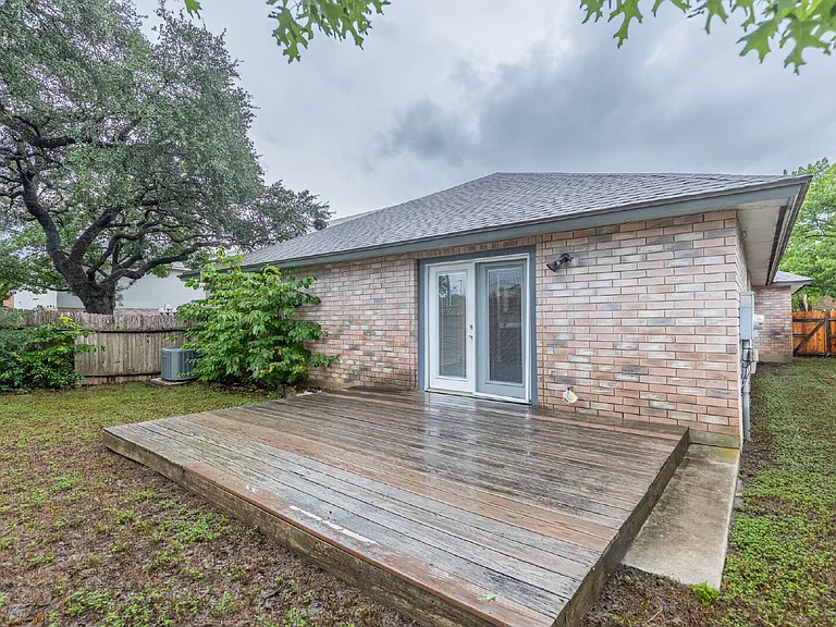 21514 Longwood — Photo 30
