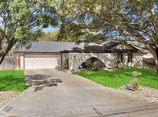 8243 Phoenix Ave, Universal City, TX 78148