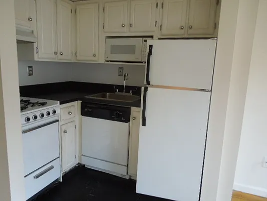 Rented by Fleet Realty | media 22