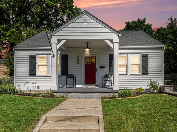 206 Academy St, Valparaiso, IN 46383