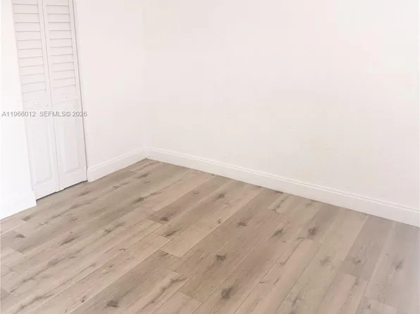 539 NW 1st Ave #1-8, Hallandale, FL 33009