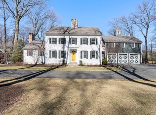 6 Red Oak Row, Chester, NJ 07930