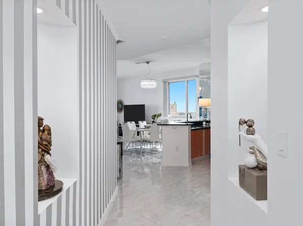 1551 N Flagler Dr Unit Penthouse L11, West Palm Beach, FL 33407