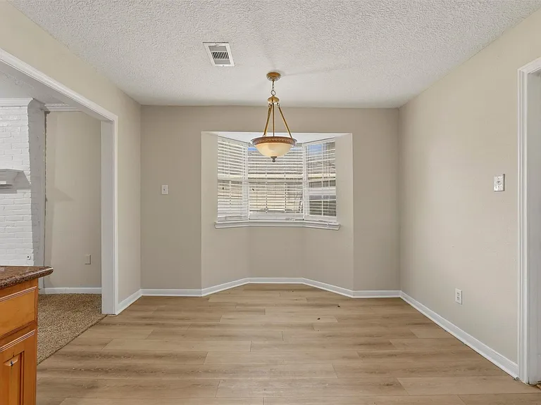 810 Sunnybrook Ln — Photo 8