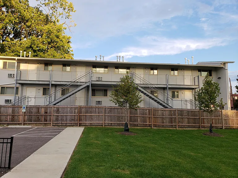 916 E Gay St — Photo 2