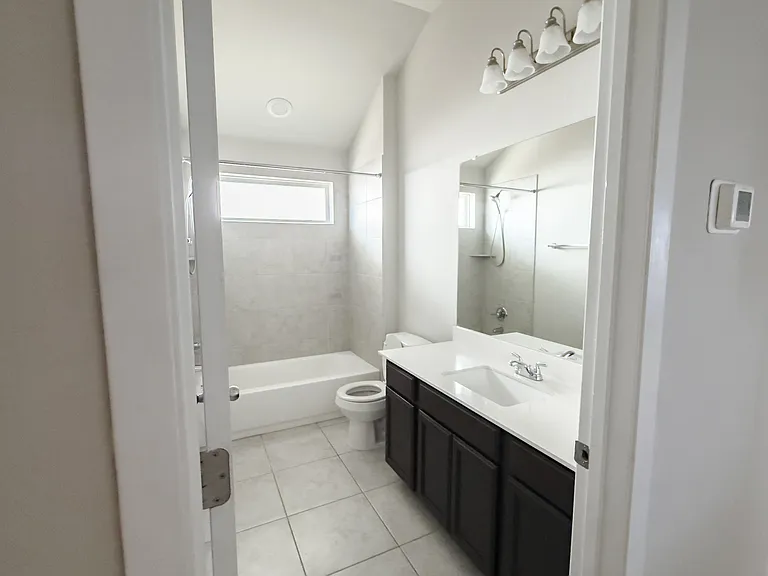 139 Lyndon Dr — Photo 15