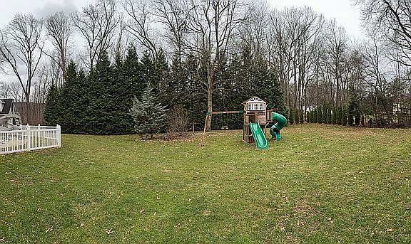 3rd image of 378 Airport Rd