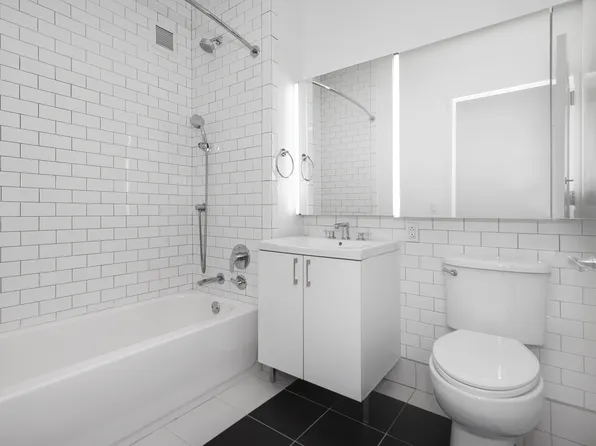 70 Pine Street image 4 of 23