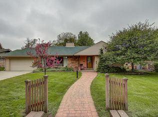 855 N 74th St, Wauwatosa, WI 53213
