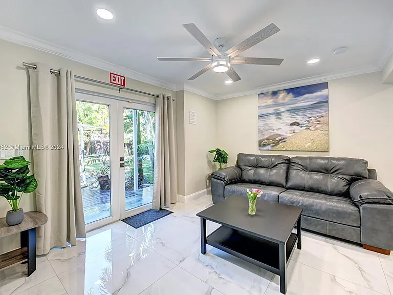 1307 Rodman St — Photo 13