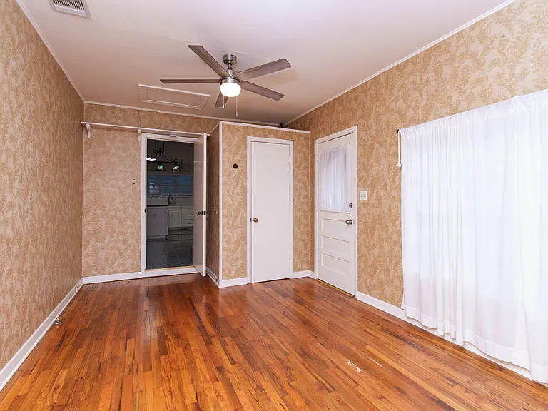 4510 Russell Dr — Photo 10