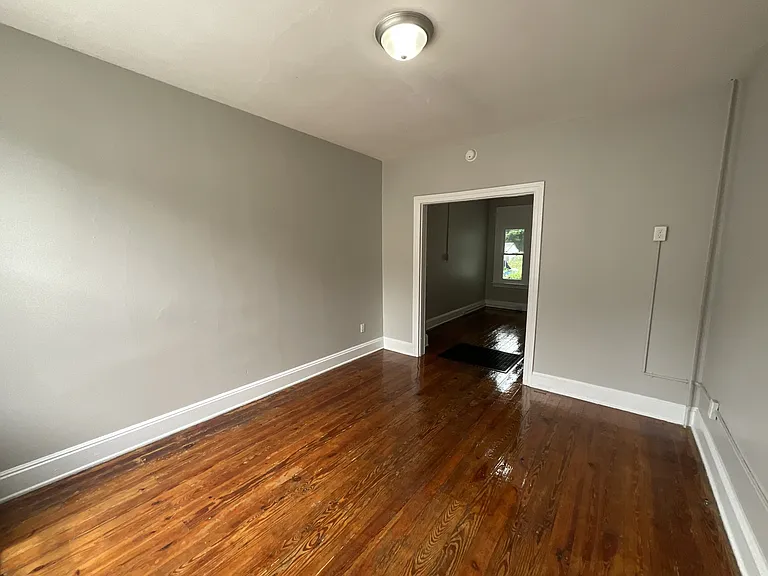 659 W College Ave — Photo 2