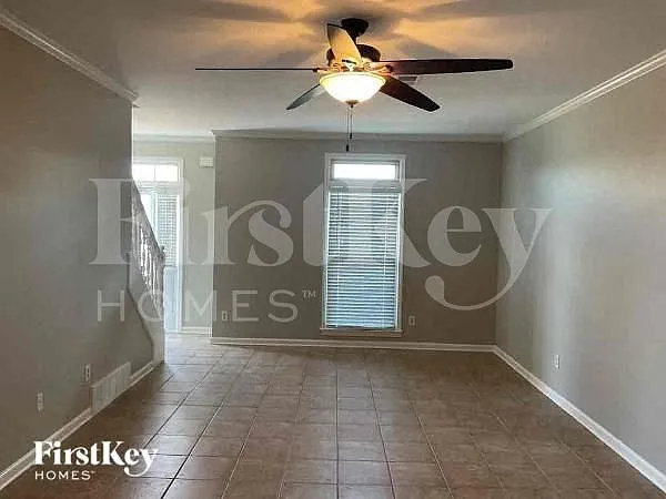 Building Photo - 350 E Nolley Dr